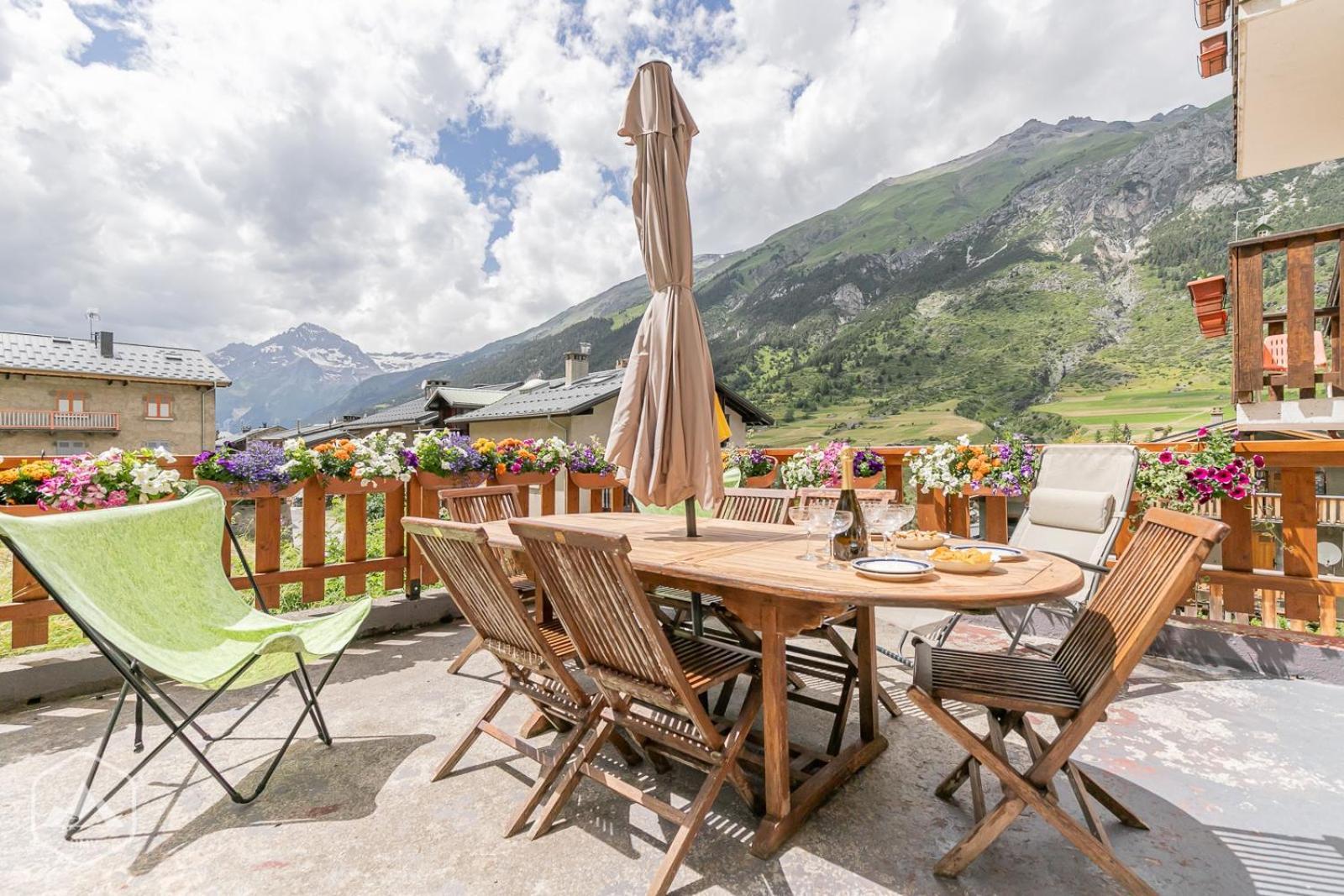 Locations Berne Milesi Apartment ล็องส์เลอวิลลาร์ ภายนอก รูปภาพ